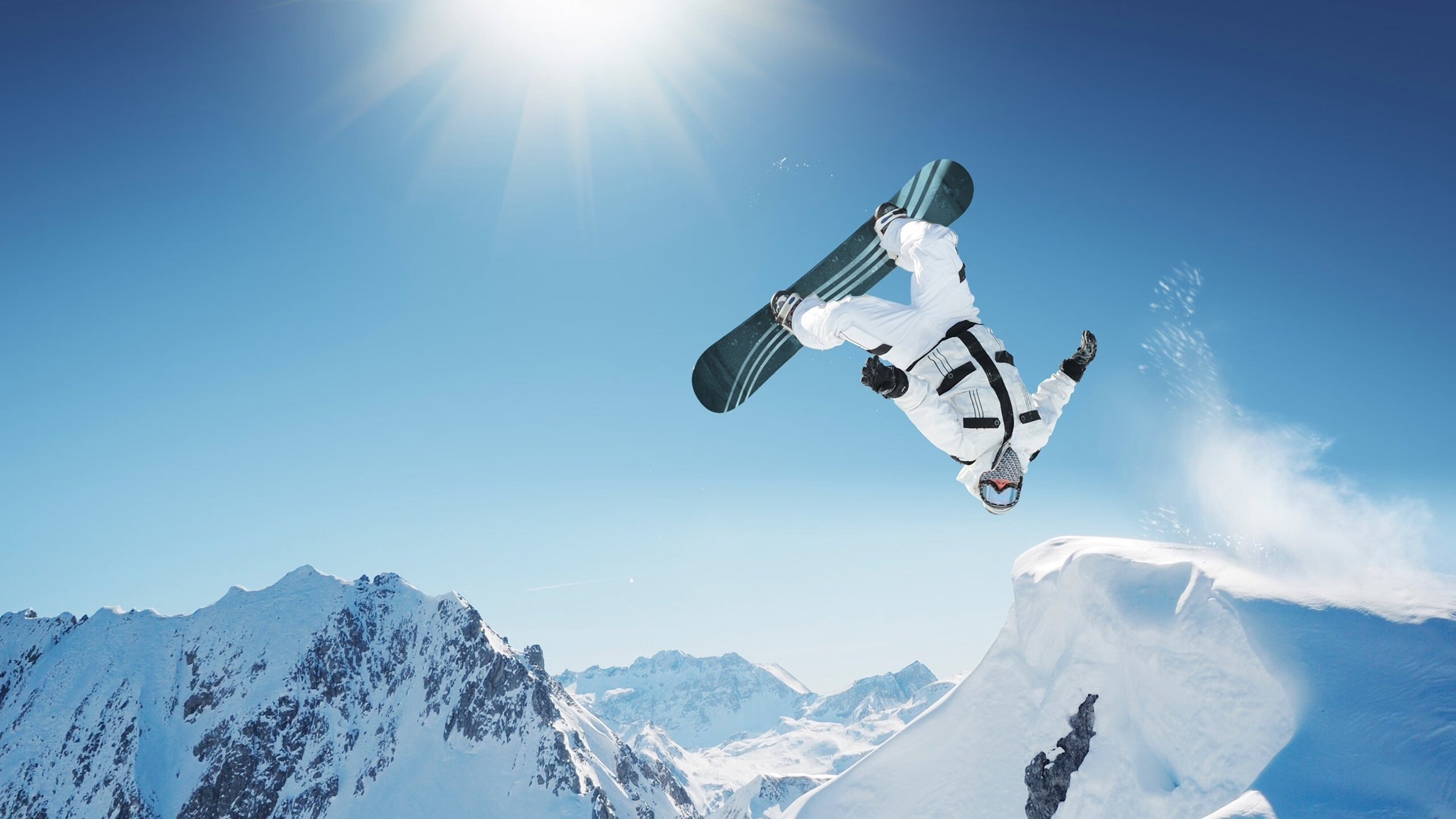 西甲国家德比之夜，莱万点燃赛场，当波兰火焰照亮伊比利亚的星空